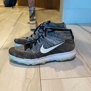 NIKE FLY KNIT GOLF SHOES 10.5